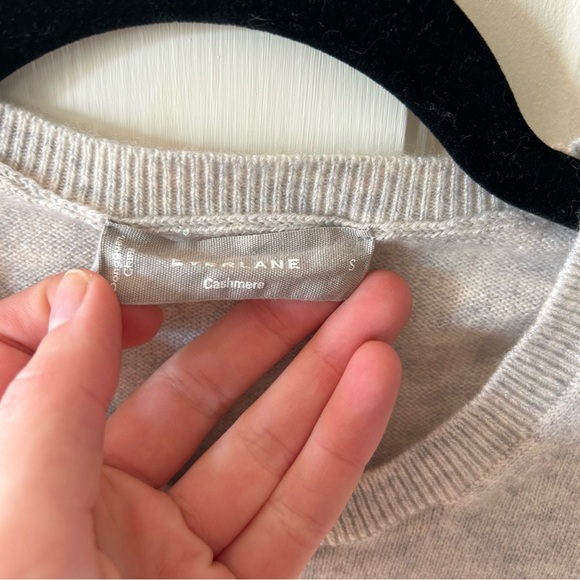 100% Cashmere Gray Everlane Crewneck - Picture 2 of 5